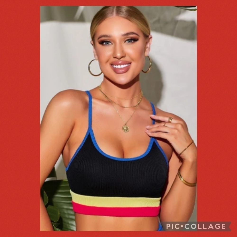 Two-piece multi-color two-piece swimsuit. 14
